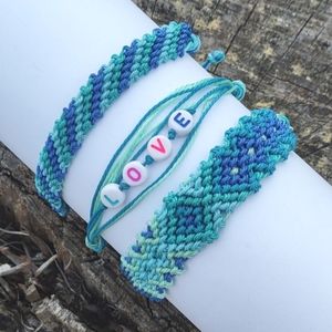 Friendship bracelet set